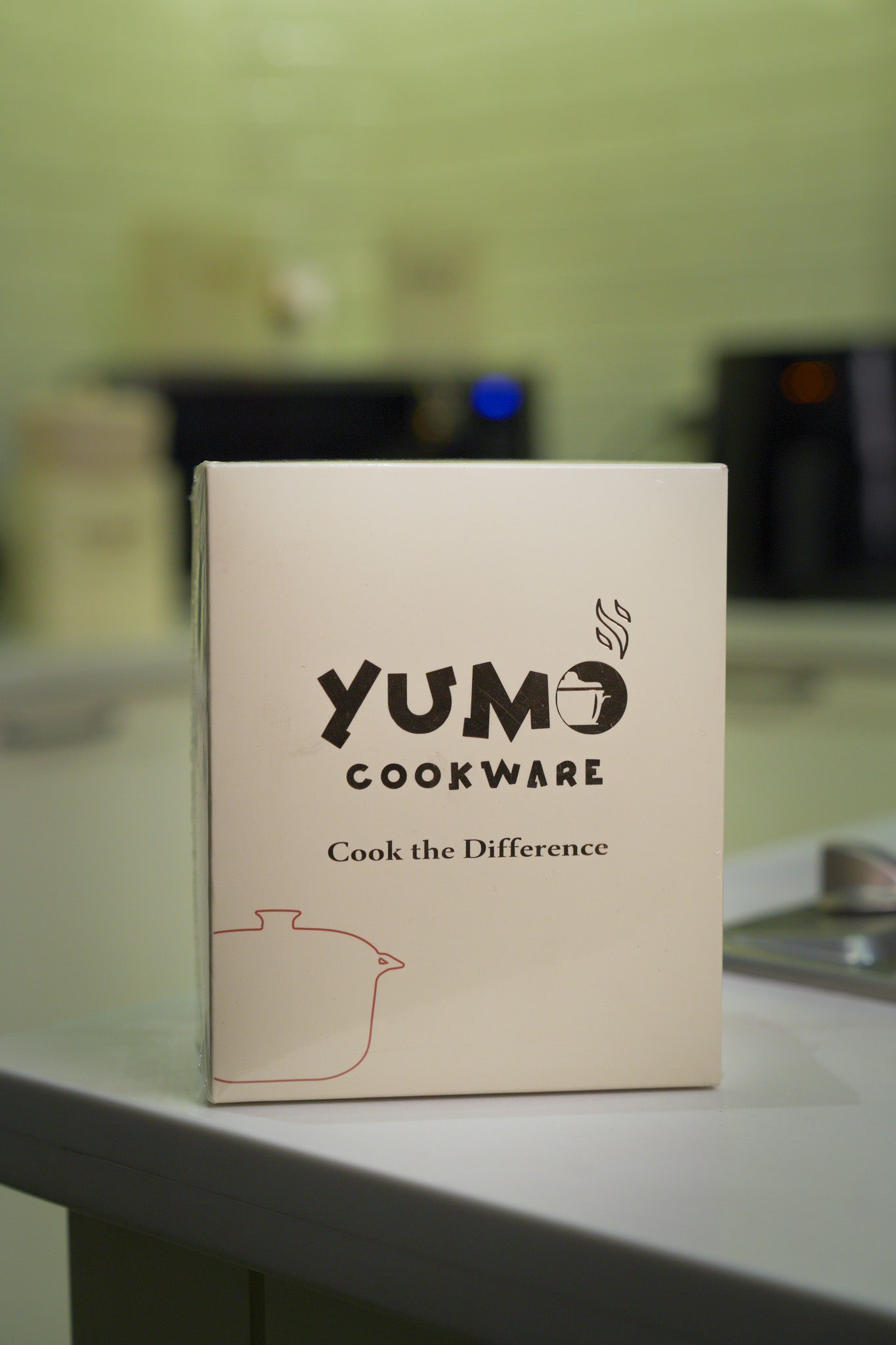 Yumo foldable silicone pot 600 ml, lid on